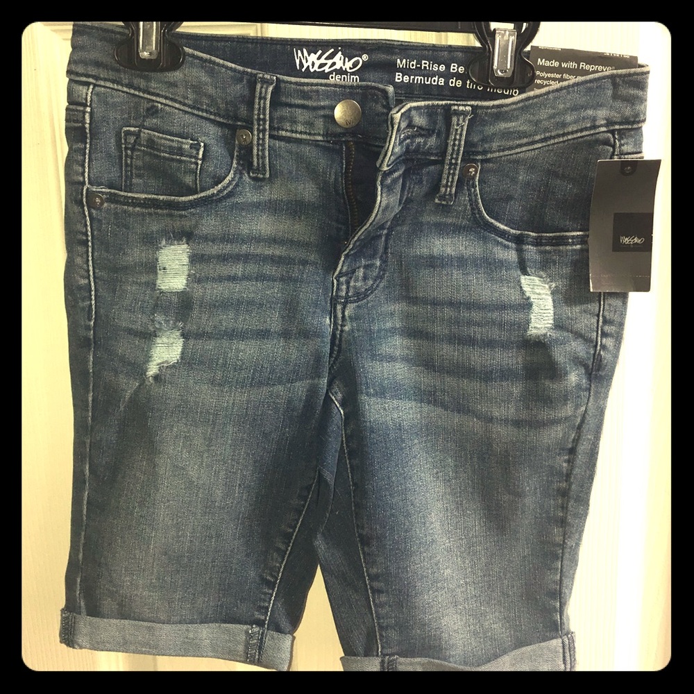 00 woman’s Mossimo denim Bermuda shorts